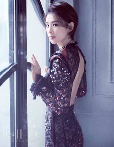 4黄圣依短发淑女装杂志照.jpg